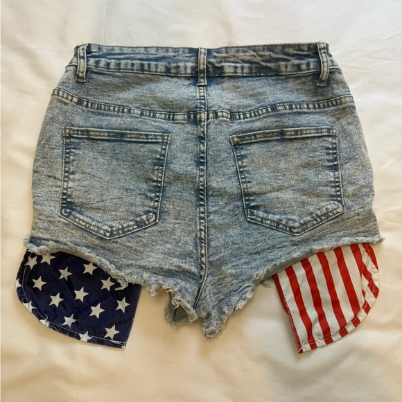 SHEIN Blue Distressed Jean Shorts with Flag Design Size 0XL (12) - Picture 2 of 3